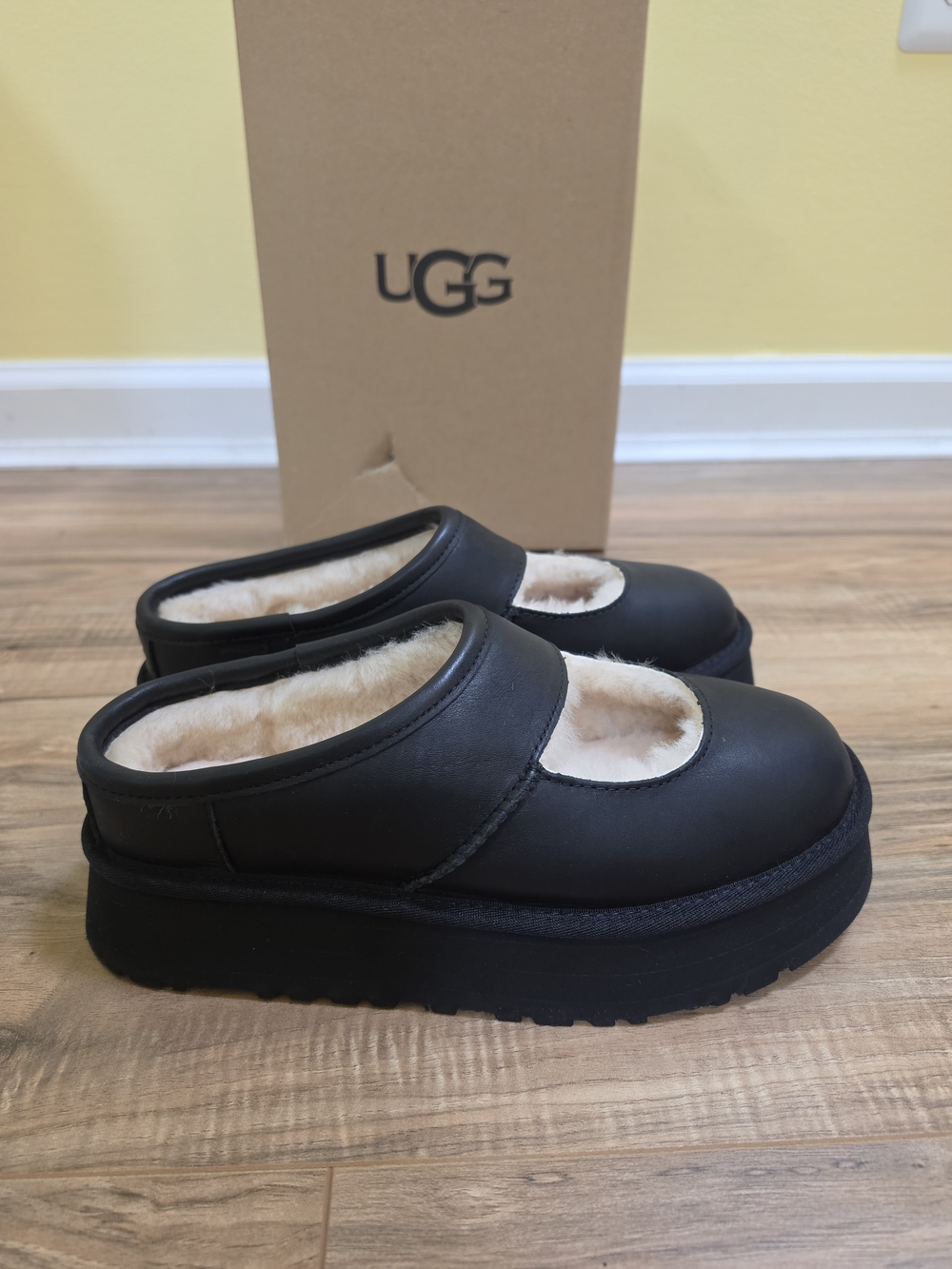 UGG Bea Mary Jane LTHR